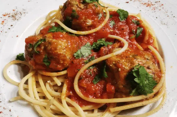 Spaghettis Aux Boulettes Pimentées