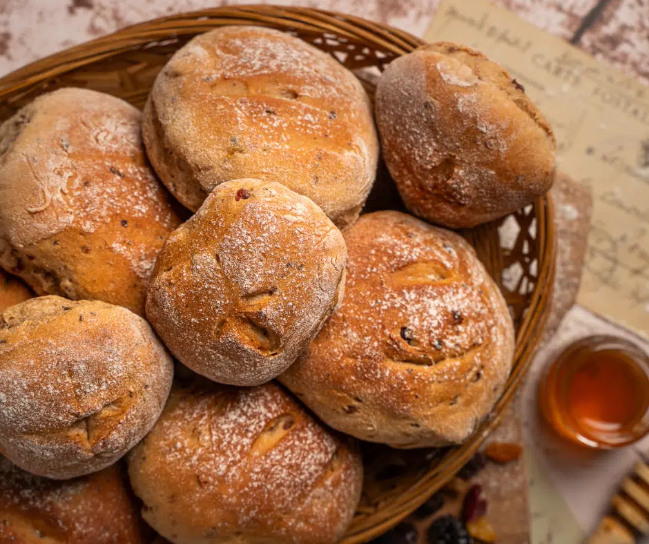 Petits Pains Moelleux aux Fruits Secs