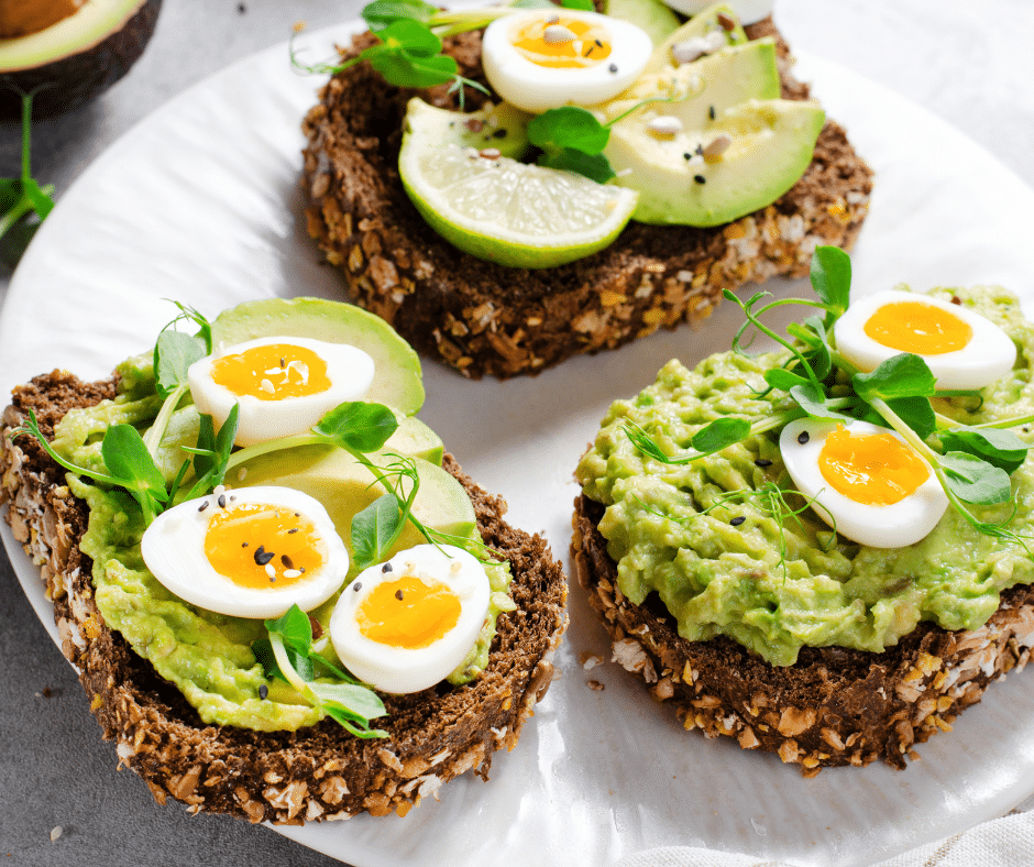 Quelle quantité de pain à faible IG consommer par jour ? sandwich avocat